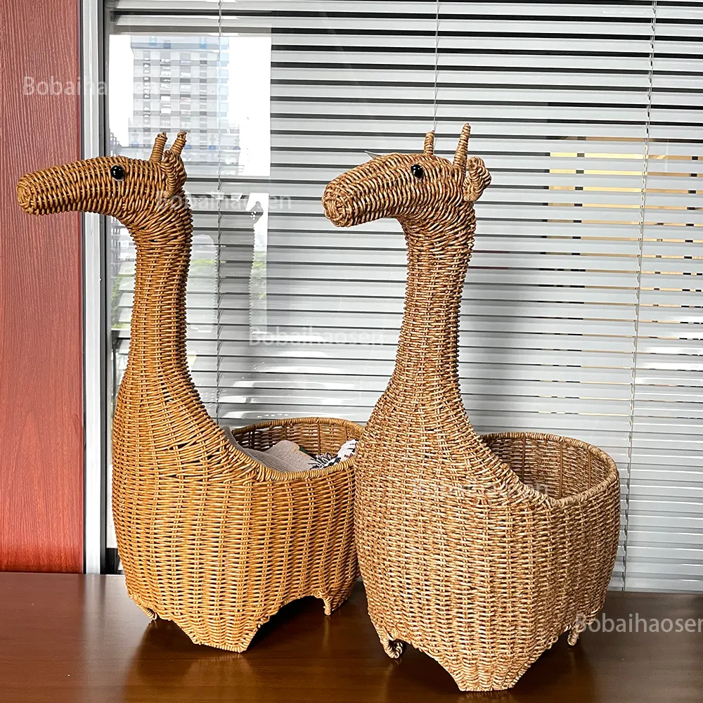 Mão-tecido plástico Rattan Girafa armazenamento cesta decorativa Lavandaria Basket Toy organizador