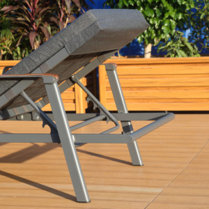 Chaise longue de plage en aluminium haut de gamme, moderne, durable et tendance, avec coussin en mousse haute densité - Product Image 4