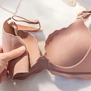 Venta al por mayor de fábrica: Nuevo sujetador bralette sin aros push-up sexy de una pieza para mujer - Product Image 2