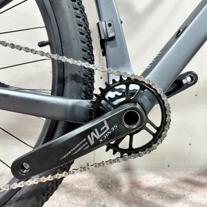 Vélo de montagne à cadre rigide en fibre de carbone de qualité supérieure avec frein à disque <span class=keywords><strong>hydraulique</strong></span> à quatre pistons et roues de 29 pouces pour la conduite tout-terrain pour adultes - Product Image 2
