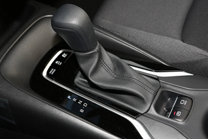 Toyota <span class=keywords><strong>Corolla</strong></span> <span class=keywords><strong>2022</strong></span> Usado, Motor Dual <span class=keywords><strong>1.8</strong></span> E-CVT, Edición Empresarial, Volante a la Izquierda, Sedán Familiar de Gasolina - Product Image 6