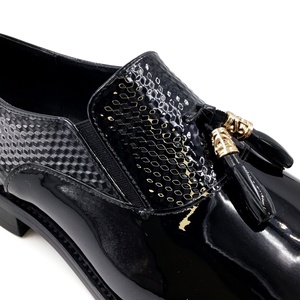 Chaussures habillées de luxe pour hommes, faites à la main, en cuir brillant 3D gaufré, personnalisables, durables, de haute qualité, style Oxford, légères et respirantes - Product Image 5
