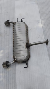 Silencieux d'échappement d'acier inoxydable d'accessoires de système d'échappement d'automobile de haute performance de vente chaude pour Hyundai Tuscon 2wd - Product Image 4