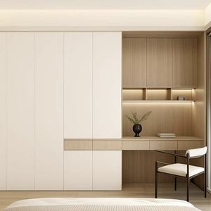 رفوف كتب خشبية مطلية بالمسحوق الأبيض مبنية في حائط - Product Image 2