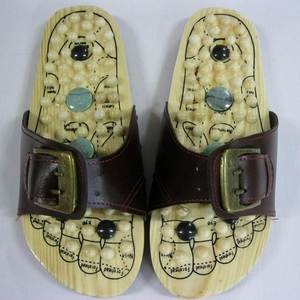 Materiale In legno PU In Stock OPP Wrapping Pressure Point Massager Foot Acupressure Acupoint Massage Slipper - Product Image 2