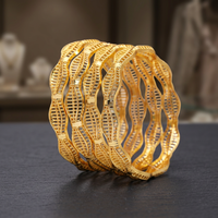 Ensemble de bracelets remplis d'or de teinture en gros, bijoux de bracelets de mode, bracelets plaqués or personnalisés en laiton, ensemble de bracelets indiens traditionnels
