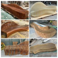 Chaise d'attente commerciale en bois massif carbonisé noir, conçue avec des feuilles stratifiées paramétriques, écologique et durable, pour hôpitaux et écoles