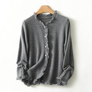 Cardigan <span class=keywords><strong>in</strong></span> Cashmere pettinato personalizzato da donna <span class=keywords><strong>con</strong></span> rifinitura <span class=keywords><strong>in</strong></span> <span class=keywords><strong>pizzo</strong></span> <span class=keywords><strong>maglia</strong></span> <span class=keywords><strong>in</strong></span> filato lucido maglione <span class=keywords><strong>in</strong></span> Cashmere aperto di colore solido - Product Image 6