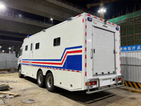 Véhicule d'ambulance multifonctionnel, camion de chirurgie mobile avec modules d'opération et de récupération