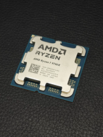 Processeur de bureau Ryzen 7 9700X R7 9700X CPU 8 cœurs 16 threads 4 nm Zen5 3,8 GHz-5,5 GHz 65 W Socket AM5 DDR5 pour PC de jeu