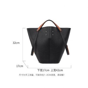 Women's Large Capacity Cross-Border Fashion <b>Handbag</b> High-End Tote Bag for Autumn and Winter Open Closure Type - Product Image 6