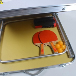 Mini tennis de table portable pliable et réglable avec filet raquette de <span class=keywords><strong>ping</strong></span>-<span class=keywords><strong>pong</strong></span> ensemble de table de jeu de <span class=keywords><strong>ping</strong></span>-<span class=keywords><strong>pong</strong></span> intérieur et extérieur pour enfants - Product Image 3