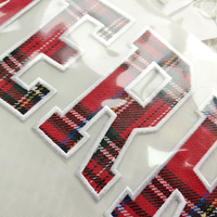 Nouvelles Écussons Brodés Personnalisés en Tissu à Carreaux avec Lettres Joyeux Noël, à Thermocoller, pour Vêtements, Vente en Gros