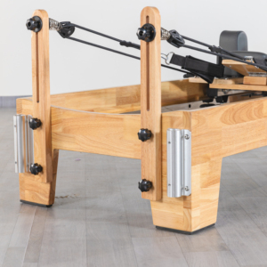 Réformateur de Pilates professionnel avec cadre en chêne, rail en alliage d'aluminium coréen lisse renforcé de cuir microfibre et ressorts en fil de piano - Product Image 5