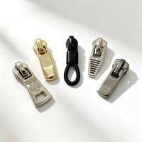 Tirettes de fermeture éclair personnalisées pour vêtements de travail, avec logo en lettres débossées, pour sacs de sport faits main, curseur de fermeture éclair métallique