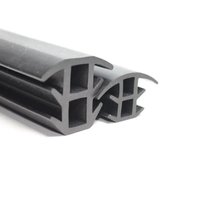 Xinhong XHGF-EPDM Segel Karet EPDM Hitam Tahan Cuaca Bentuk T dengan Duri Pengunci Otomatis untuk Celah Panel Surya Modul PV