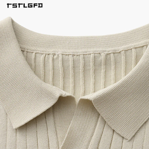 Polo en tricot côtelé vertical de haute qualité pour homme, couleur crème beige, manches courtes, style Old Money, minimaliste, luxe, été, resort - Product Image 3