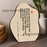 Ornement de calligraphie en panneau de densité de style chinois, en stock, aide à la stabilité et à la paix intérieure, pour une décoration harmonieuse.