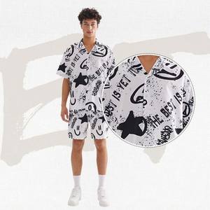 Completo Sportivo Casual da Uomo Trendy Stile Hip Hop con Stampa Graffiti, Camicia e Pantaloncini Larghi, <span class=keywords><strong>Set</strong></span> Estivo Due Pezzi 100% Poliestere - Product Image 3