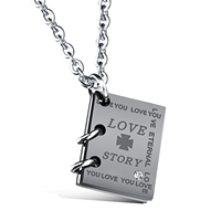 Un livre d'amour qui écrit notre amour Collier pendentif livre de lettres gravées en acier inoxydable pour couple