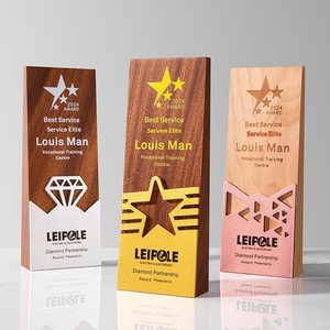 Trofeo <span class=keywords><strong>de</strong></span> Cristal <span class=keywords><strong>de</strong></span> Madera y Aluminio Inspirado en el Espacio | Premio <span class=keywords><strong>de</strong></span> Campeón Personalizado con <span class=keywords><strong>Estrella</strong></span> <span class=keywords><strong>de</strong></span> 5 Puntas, Logotipo Impreso con UV y Diseño <span class=keywords><strong>de</strong></span> Recuerdo Corporativo - Product Image 4