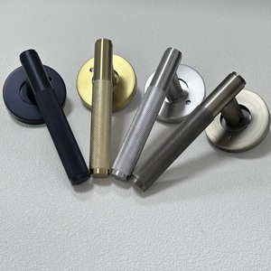 Phong cách sang trọng Bắc Âu cán hoa kết cấu tay nắm cửa bằng gỗ, thép không gỉ đơn hoặc kết hợp nhà khách sạn và Homestay xử lý - Product Image 2