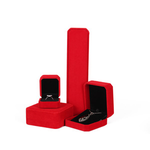 2022 New Suede Velvet Jewelry For Earring Bracelet Necklace Velvet Square Ring Box With Logo