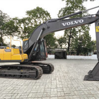 Excavadoras hidráulicas de orugas Volvo EC210D usadas en stock Máquina de construcción de segunda mano a la venta - Product Image 2