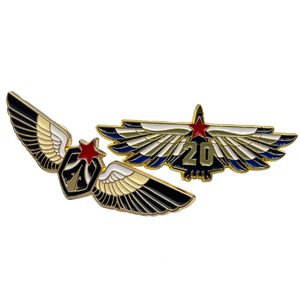 Souvenirs promotionnels durables sur le thème du sport, hélicoptère <span class=keywords><strong>de</strong></span> combat aérospatial <span class=keywords><strong>de</strong></span> style traditionnel personnalisé, <span class=keywords><strong>en</strong></span> fer plaqué or, impression UV - Product Image 4