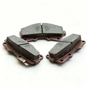 Plaquettes de frein avant en céramique carbone de qualité supérieure pour Honda Fit <span class=keywords><strong>Jazz</strong></span> City Greiz Crider 45022-T5A-000 D1743 Pièces de freinage automobile haute performance - Product Image 1