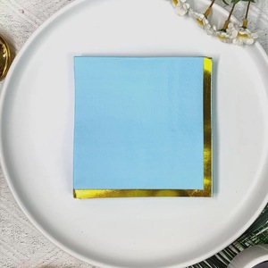 Serviettes carrées à bords dorés, serviettes en papier jetables haut de gamme pour hôtels, restaurants, célébrations et anniversaires. Vente en gros. - Product Image 4