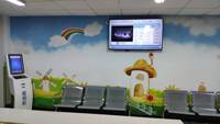 Distributeur de numéros de file d'attente sans fil avec écran LED/LCD de 17 pouces pour bibliothèque/banque