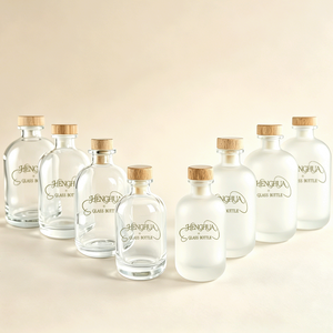 Bouteille en verre givré transparent pour spiritueux (Whisky, Gin, <span class=keywords><strong>Rhum</strong></span>, Vodka, Brandy) avec bouchon en bois, formats 10cl, 50cl, 100ml, 250ml, 375ml, 500ml - Product Image 1