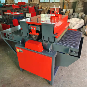 Scie à panneaux en bois semi-automatique avec alimentation réglable 15m/min, largeur 600mm, pour la dé<span class=keywords><strong>coupe</strong></span> de bois dur, en stock - Product Image 1
