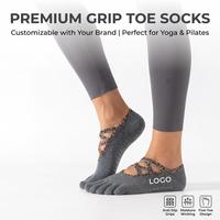 Chaussettes de yoga antidérapantes personnalisées avec logo pour femmes, chaussettes de ballet à cinq doigts, chaussettes de Pilates, chaussettes de danse, chaussettes antidérapantes en coton OEM