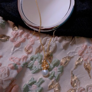 Collar de Perlas Barrocas Irregulares de Agua Dulce Natural con Cadena de Suéter de Moda Otoño Invierno, con Cuello Largo y Diseño Texturizado - Product Image 4