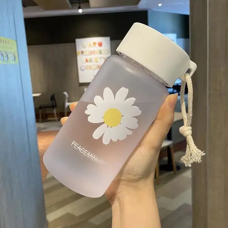 500ml Small Daisy Cute Plastic Water Bottles BPA Free Creative Transparent Frosted Water Cups Bottle Travel Bottle