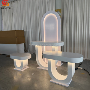 ฉากหลังโค้งสีขาวเรียบหรูทันสมัยพร้อมไฟ LED ส่องสว่าง ชุดโต๊ะเค้กและของหวาน สำหรับตกแต่งงานเลี้ยงต้อนรับ - Product Image 5