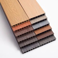 Planche de terrasse WPC moderne 25 mm à grain de bois, co-extrusion PVC, noyer, système clic, pour extérieur, jardin, résistante à l'humidité et à l'eau