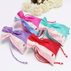 Sac à perruque en satin directement de l'usine avec logo personnalisé, pochette en satin multicolore pour perruque, idéal pour les promotions - Product Image 4