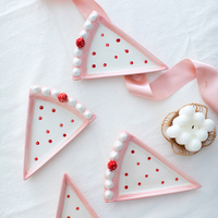 Offre Spéciale – Assiette Triangulaire en Céramique 3D, Thème Gâteau Créatif et Adorable, Assiette à Dessert Rose en Porcelaine pour Sushi, Idéale pour Hôtels et Fêtes