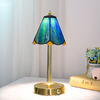 Nordique moderne luxe décor à la maison lampe de table rechargeable vitrail hôtel chevet pas cher nordique moderne lampe de table