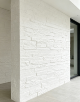 Panneaux de pierre flexibles blanc mat aspect roche brisée, imperméables, en argile modifiée MCM pour revêtement mural