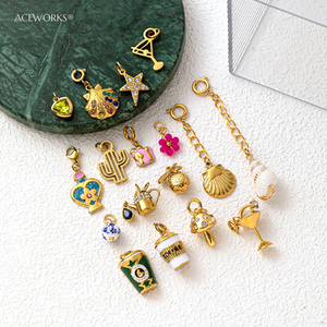 Delicias para el Día de Descanso |   Colgantes de dijes de uso diario de acero inoxidable con baño de oro PVD de 18K y esmalte para pulseras y collares DIY - Product Image 3
