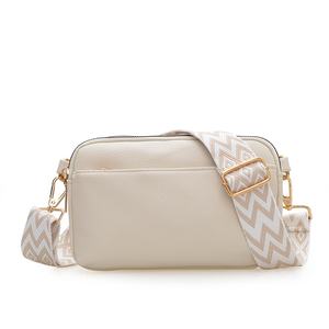 กระเป๋าแฟชั่<span class=keywords><strong>น</strong></span> PU ทรงสี่เหลี่ยมเล็กจากโรงงานโดยตรงสำหรับผู้หญิง กระเป๋าสะพายข้างผู้หญิงสไตล์วิ<span class=keywords><strong>น</strong></span>เทจสีพื้<span class=keywords><strong>น</strong></span> กระเป๋าถือผู้หญิงแบบสั่งทำ - Product Image 2