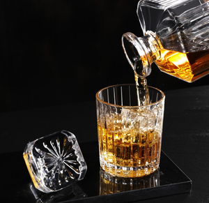 2025 Juego de decantador de whisky de lujo Tapón de vidrio <span class=keywords><strong>Mejor</strong></span> venta Decantador de cristal para hombres Regalos de Navidad de negocios para papá <span class=keywords><strong>Novio</strong></span> - Product Image 5