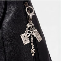 Breloque de sac et porte-clés thème musique Y2K, accessoire en forme de cassette argentée, cadeau, pendentif pour sac à main, décoration de sac