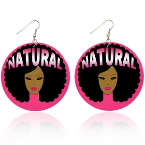 Vente en gros de bijoux tendances Boucles d'oreilles pendantes africaines vintage en bois Hesiod Girl Boucles d'oreilles pendantes en bois pour femmes et filles - Product Image 4