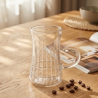 Petite tasse en verre transparent gaufré avec poignée, motifs en relief variés, verre à boire pour le thé de l'après-midi, décoration de table à la maison