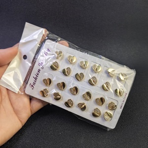 Venta al por mayor de joyería barata, pendientes huecos de oro chapados en latón, pendientes de flores, pendientes con estampado africano para mujer - Product Image 3